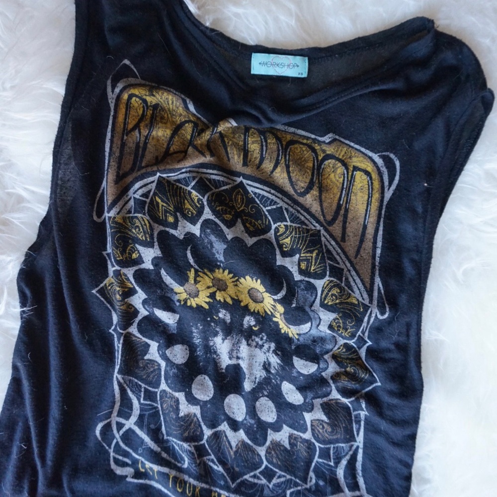 ✨ MUSCLE TEE✨ - Picture 3 of 7